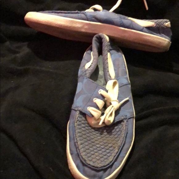 Shoes - Picture 2 of 3